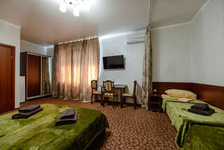 Гостиница Заря Лазаревское Стандартный четырехместный номер-4