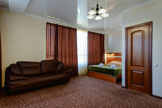 Гостиница Заря Лазаревское Люкс с балконом-1