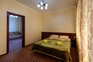 Гостиница Заря Лазаревское Семейный номер с балконом-3