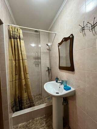 Гостиница Заря Лазаревское Классический трехместный номер-3